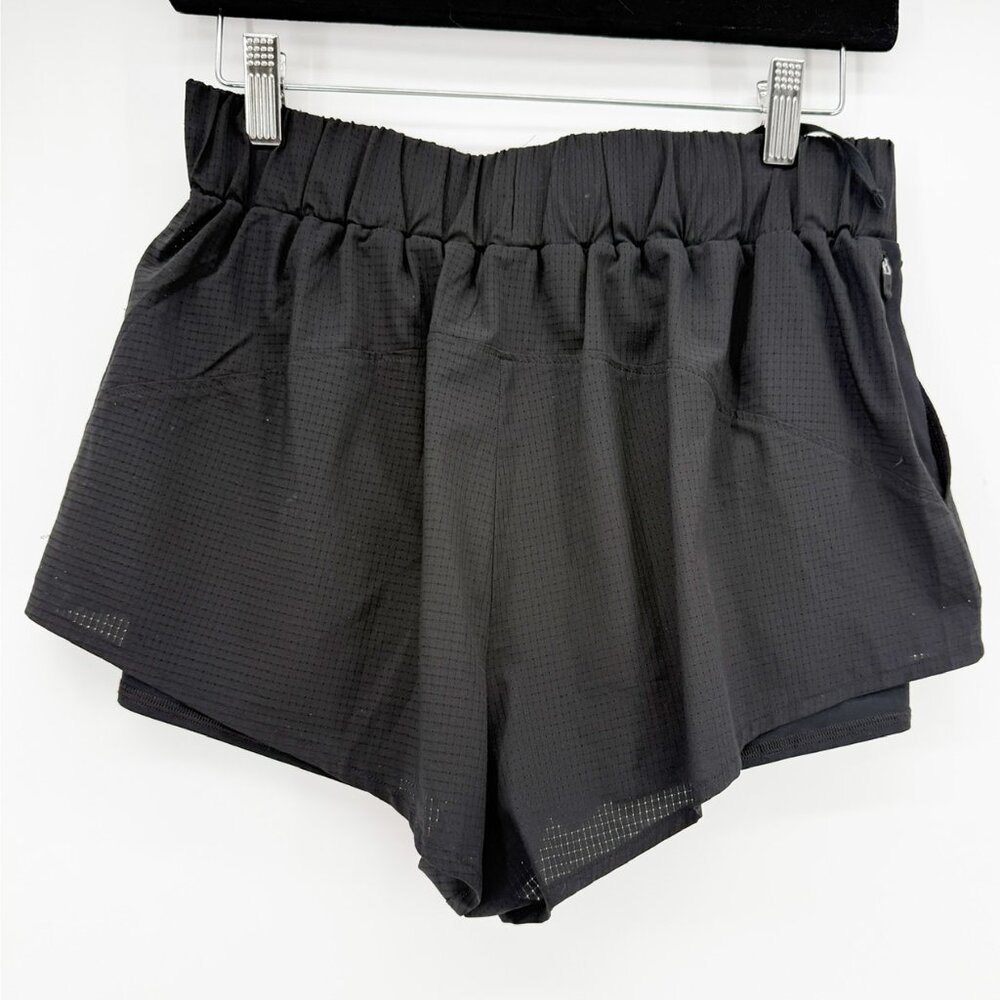 ALO Sport Star Short in Black S - Picture 4 of 11